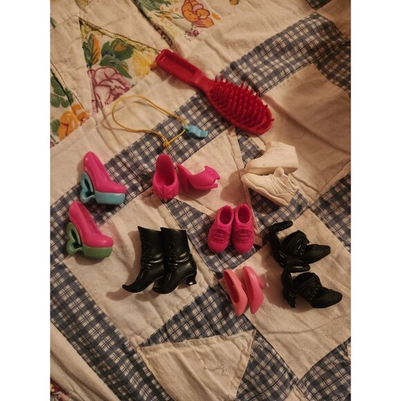 Barbie Accessories Lot - Picture 1 of 1